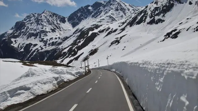 Record Snowfall Paralyzes Kamchatka