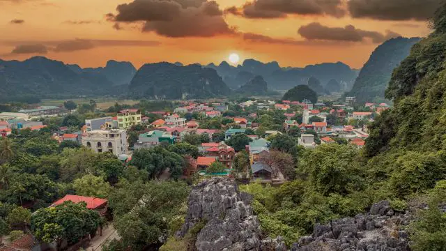 Vietnam Melts Under Brutal Heatwave as Power Grid Struggles Near Breaking Point