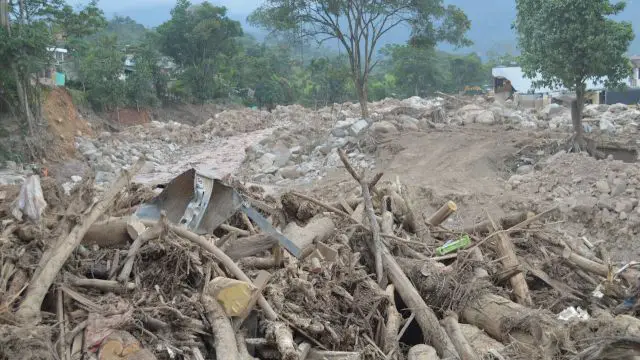 Landslide tragedy in West Java leaves dozens dead and missing
